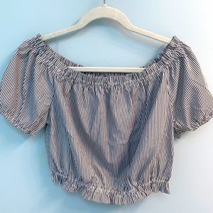 Medium blouse crop top with pin stripes